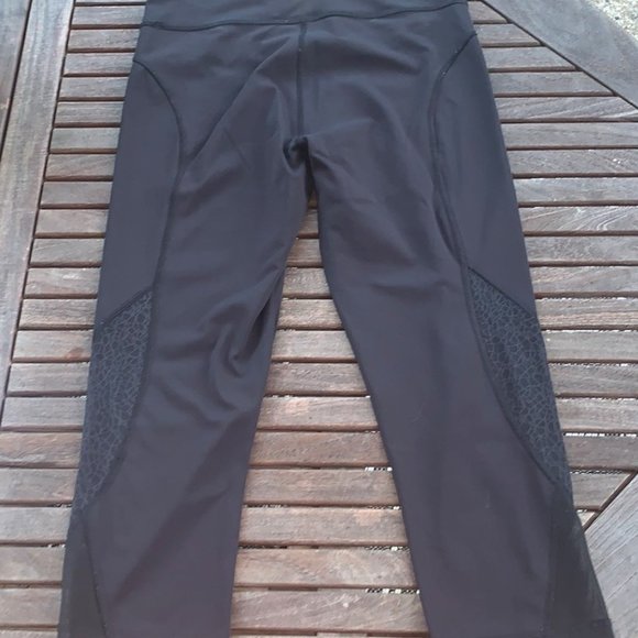 Lulu Lemon Black Mesh Panel Leggings - Picture 5 of 9